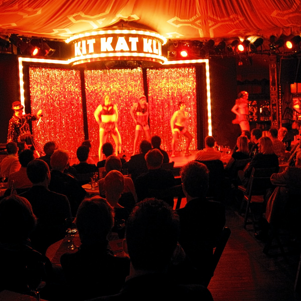 'Cabaret' being performed at Bar Jeder Vernunft.