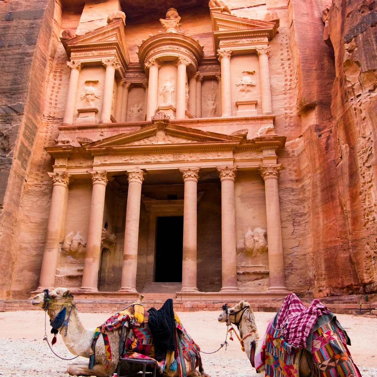 Jordan has so many amazing sights like Petra, wadi rum, jerash and the dead sea
1368437783